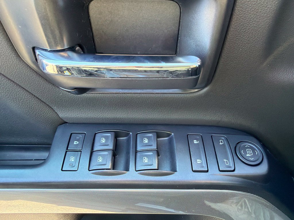 Used 2018 Chevrolet Silverado 1500 LT w/ All Star Edition AWD/4WD image 26