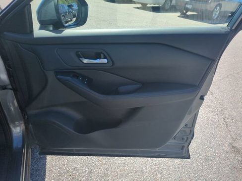 Used 2025 Nissan Rogue SV AWD/4WD image 32