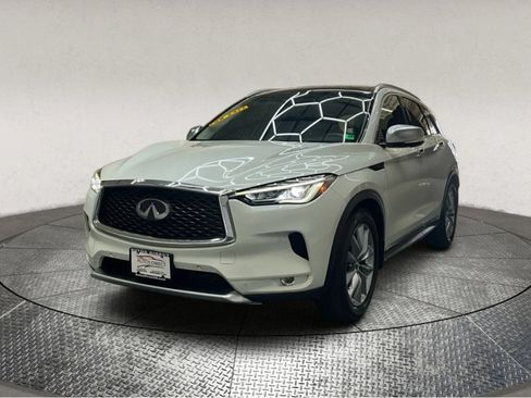 Used 2021 INFINITI QX50 Essential w/ Convenience Package image 4