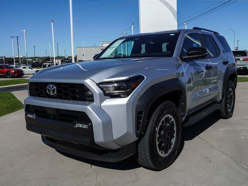 Certified 2025 Toyota 4Runner TRD Off-Road Premium AWD/4WD image 4