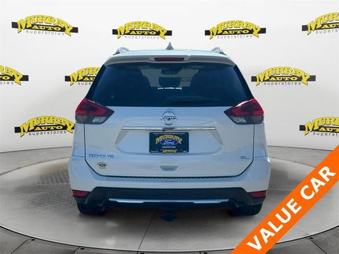 Used 2018 Nissan Rogue SL w/ Premium Package image 4