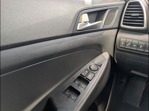 Used 2020 Hyundai Tucson Value FWD image 16