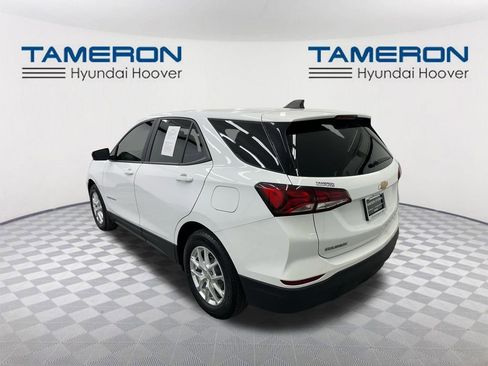 Used 2022 Chevrolet Equinox LS w/ LS Convenience Package FWD image 3