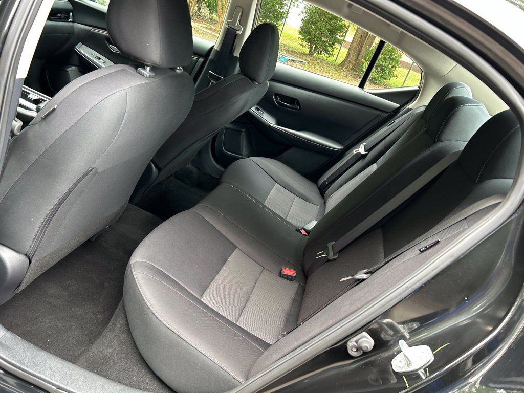 Used 2024 Nissan Sentra SV FWD image 27
