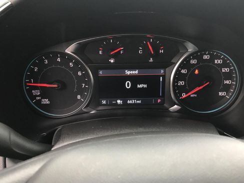 Used 2024 Chevrolet Equinox RS w/ RS Leather Package AWD/4WD image 2