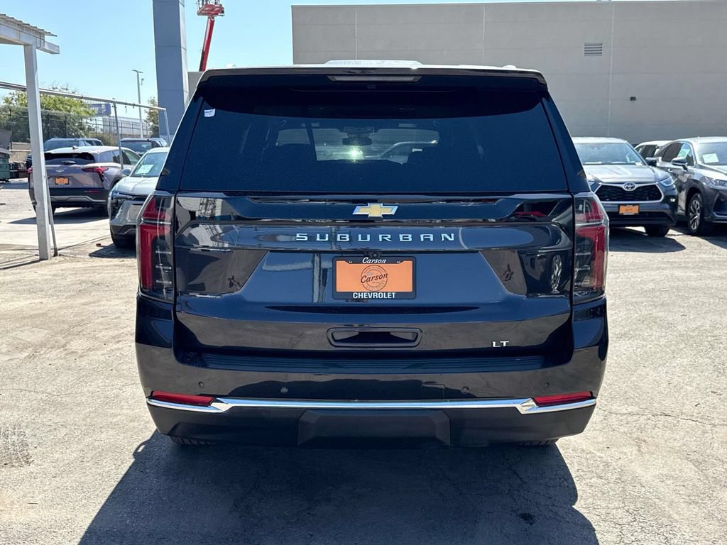 Used 2025 Chevrolet Suburban LT AWD/4WD image 3