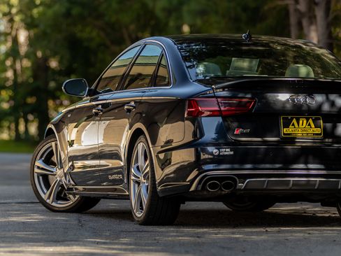 Used 2017 Audi S6 Prestige w/ S6 Sport Package image 29