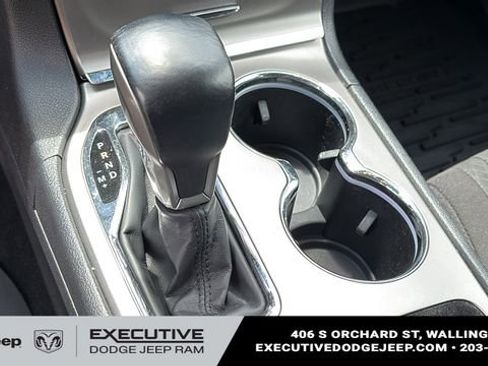 Used 2021 Jeep Grand Cherokee Laredo AWD/4WD image 18