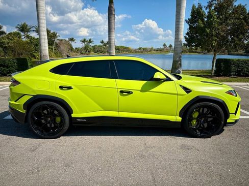 Used 2024 Lamborghini Urus Performante AWD/4WD image 5