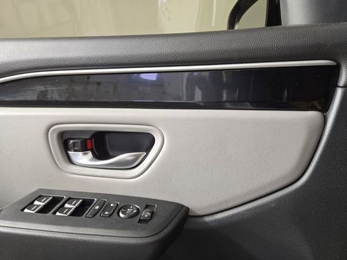 Used 2023 Honda Pilot LX image 30