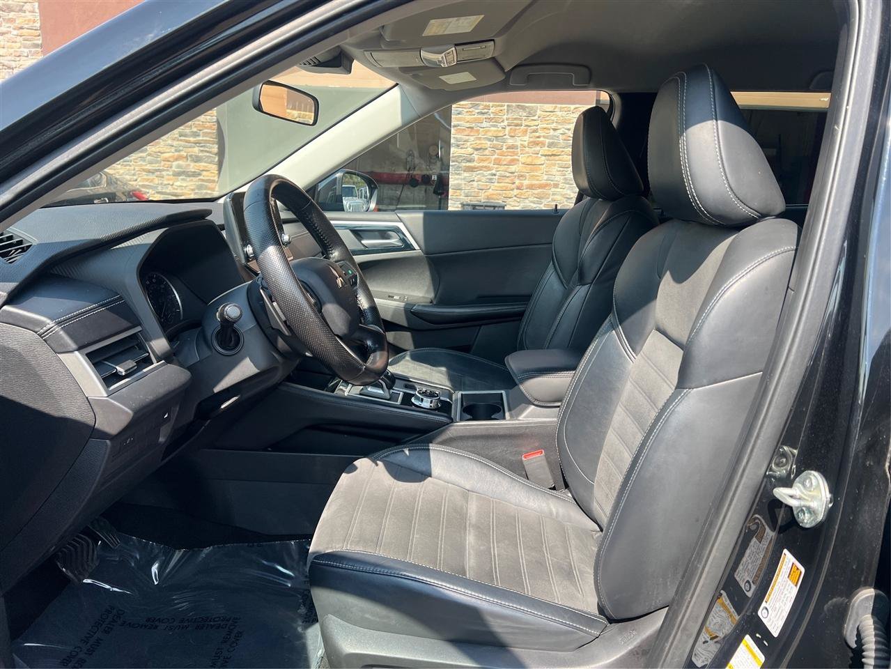 Used 2022 Mitsubishi Outlander SE AWD/4WD image 9