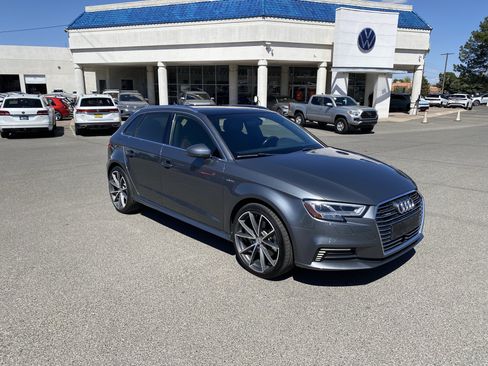 Used 2017 Audi A3 e-tron Premium Plus w/ Technology Package FWD image 2