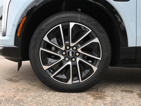 New 2026 Cadillac Optiq Sport 1 image 30