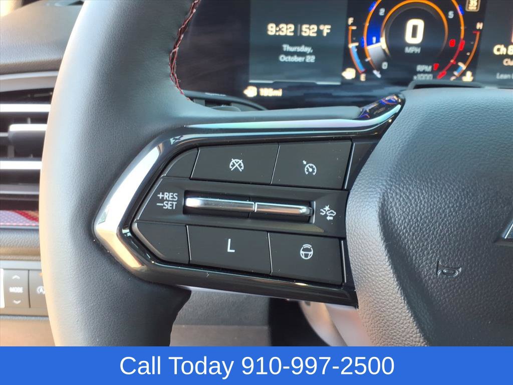 Used 2025 Chevrolet Traverse RS w/ LPO, Floor Liner Package FWD image 29