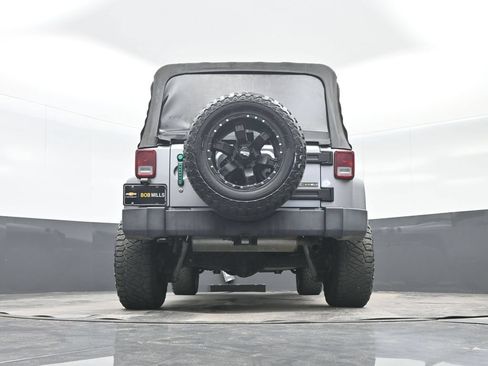 Used 2018 Jeep Wrangler Unlimited Sport S AWD/4WD image 29