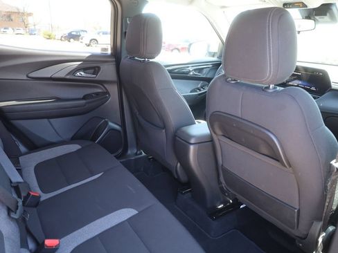 Used 2025 Chevrolet TrailBlazer LT FWD image 19