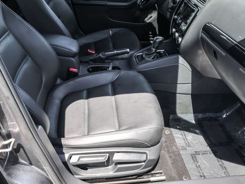 Used 2015 Volkswagen Jetta TDI SEL FWD image 38