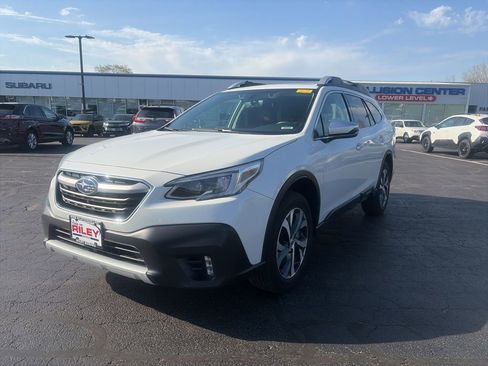 Used 2022 Subaru Outback Touring AWD/4WD image 1