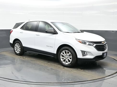 Used 2019 Chevrolet Equinox LS image 8