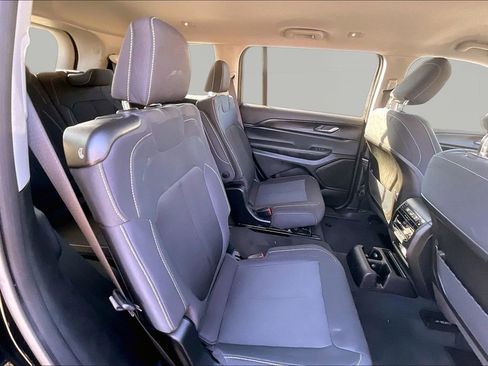 Used 2023 Jeep Grand Cherokee L Laredo image 28
