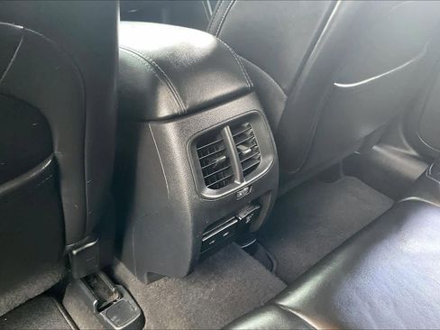 Used 2019 Jeep Cherokee Latitude Plus w/ Comfort/Convenience Group image 35