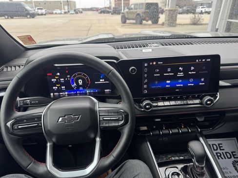 Used 2024 Chevrolet Colorado Z71 w/ Z71 Convenience Package 2 image 15