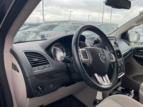 Used 2012 Dodge Grand Caravan SE image 9