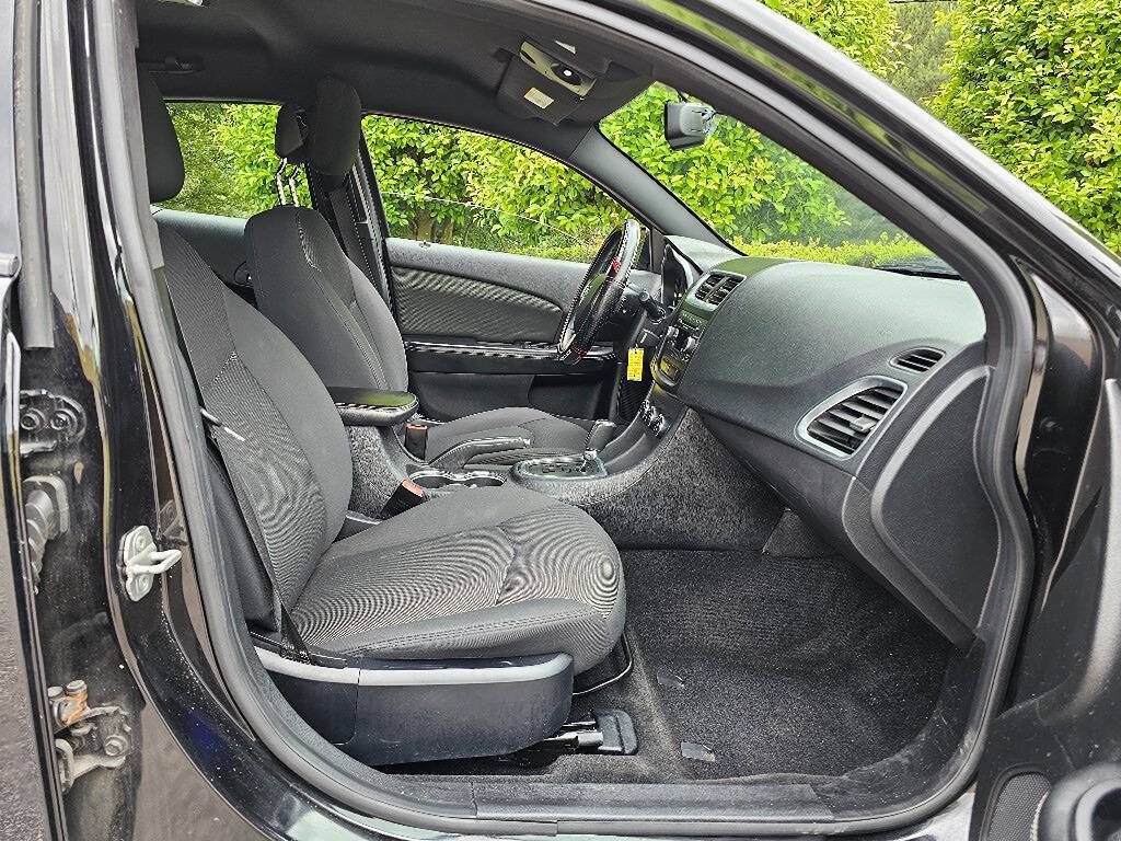 Used 2012 Dodge Avenger SXT FWD image 26