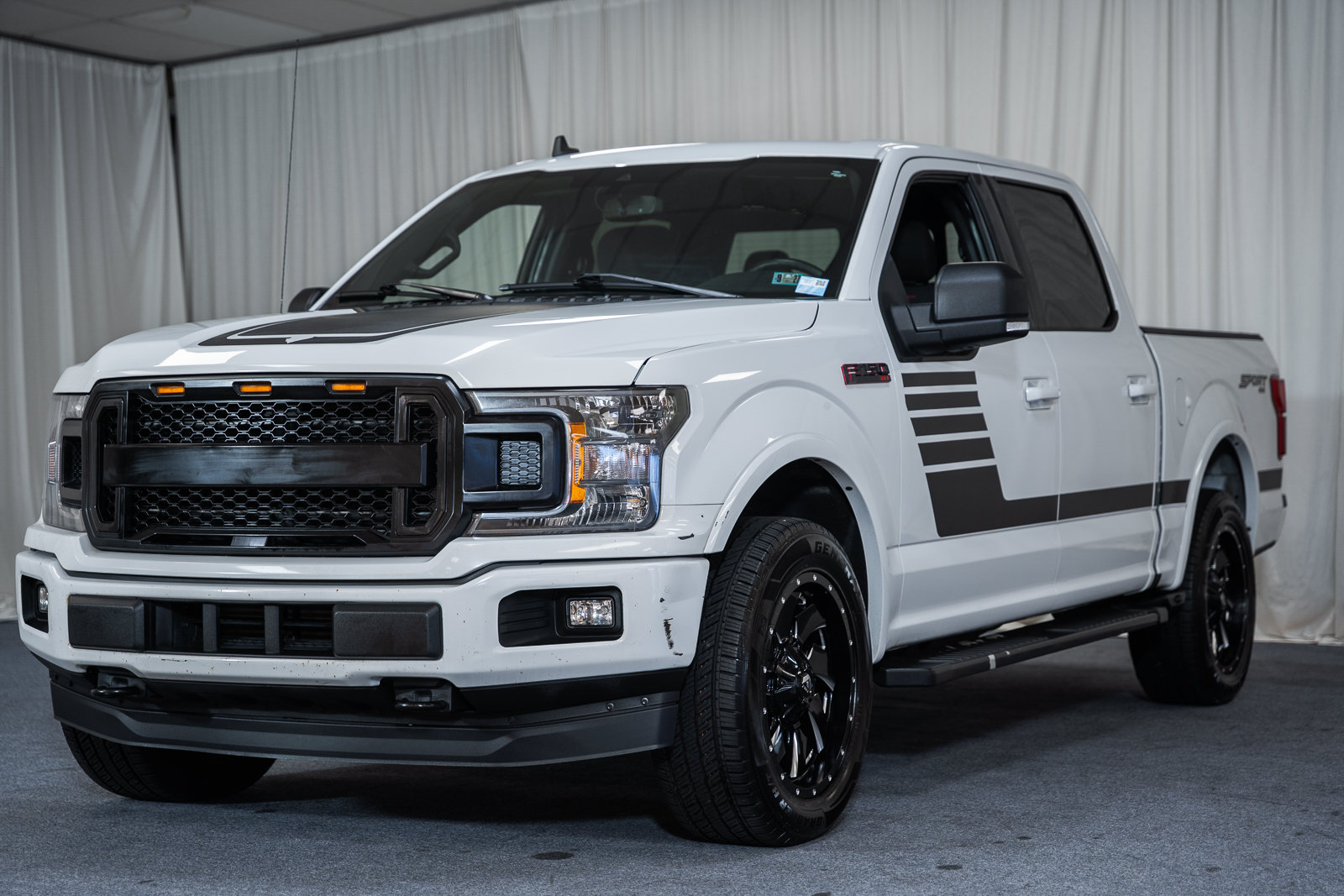 Used 2019 Ford F150 XLT w/ Equipment Group 302A Luxury AWD/4WD image 3