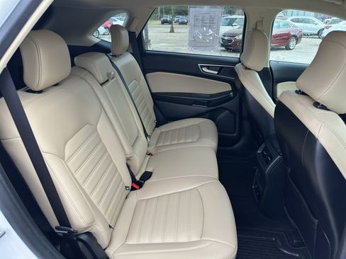 Used 2022 Ford Edge SEL w/ Convenience Package AWD/4WD image 9