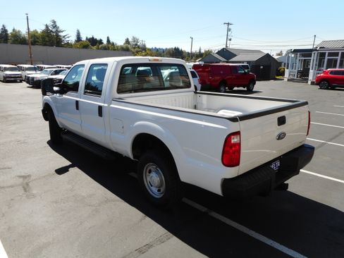 Used 2016 Ford F250 XL w/ Power Equipment Group AWD/4WD image 11