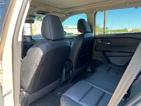 Used 2024 Nissan Rogue SV w/ SV Premium Package FWD image 28