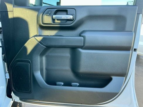 Used 2022 Chevrolet Silverado 2500 Custom w/ Custom Value Package image 22