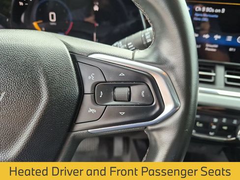 Used 2025 Chevrolet Trax LT w/ LT Convenience Package FWD image 23