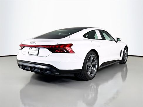Certified 2022 Audi e-tron GT Premium Plus image 7