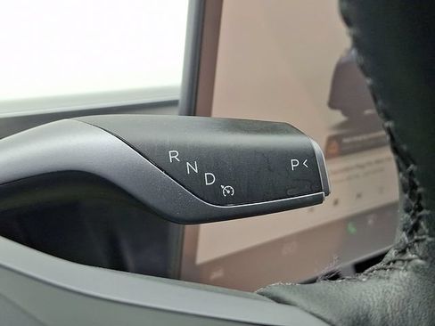 Used 2023 Tesla Model Y Long Range AWD/4WD image 15