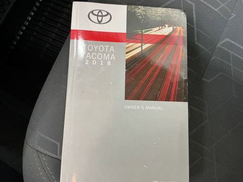 Used 2018 Toyota Tacoma TRD Off-Road image 47