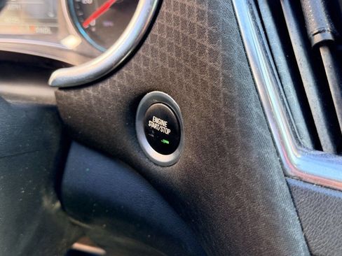 Used 2018 Chevrolet Malibu LT image 21