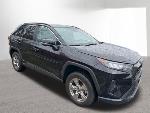 Used 2022 Toyota RAV4 LE image 6