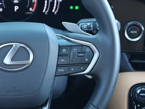 Used 2025 Lexus NX 250 FWD w/ Towing Package (2000 Lbs) image 22