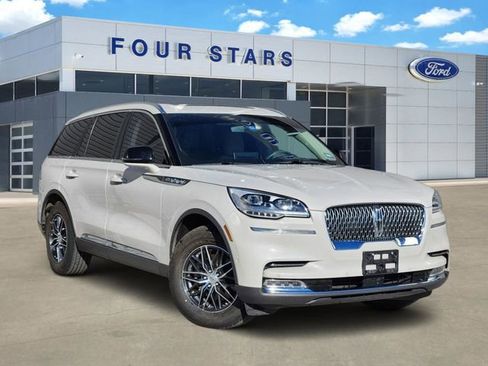 Used 2023 Lincoln Aviator Reserve w/ Equipment Group 201A image 2