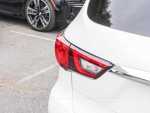 Used 2020 INFINITI QX60 Luxe w/ Essential Package FWD image 7