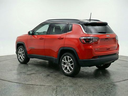 Used 2025 Jeep Compass Limited image 6