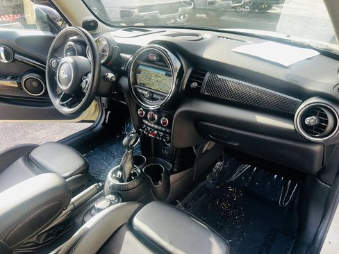 Used 2015 MINI Cooper S w/ Park Assistant Package FWD image 17