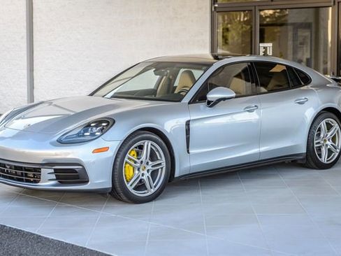 Used 2018 Porsche Panamera image 6