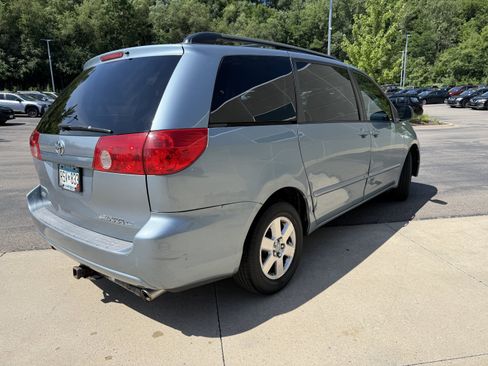 Used 2007 Toyota Sienna CE FWD image 3