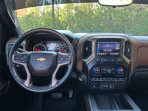 Used 2020 Chevrolet Silverado 2500 High Country image 15