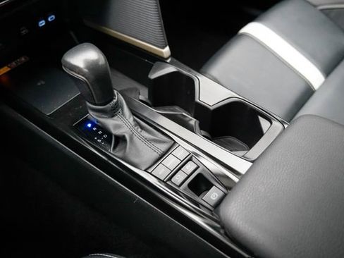 Used 2025 Toyota Camry SE FWD image 28