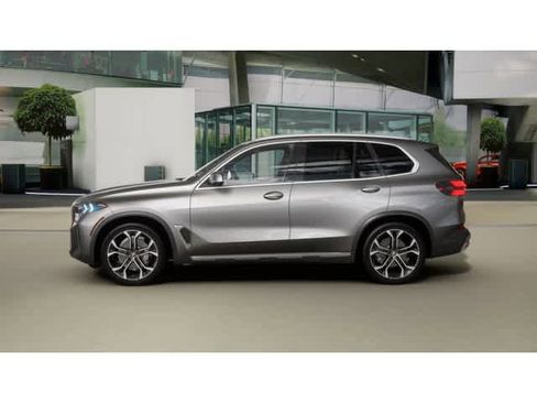 Used 2026 BMW X5 sDrive40i image 7