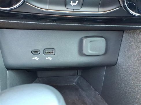 Used 2025 Buick Encore GX Sport Touring image 12